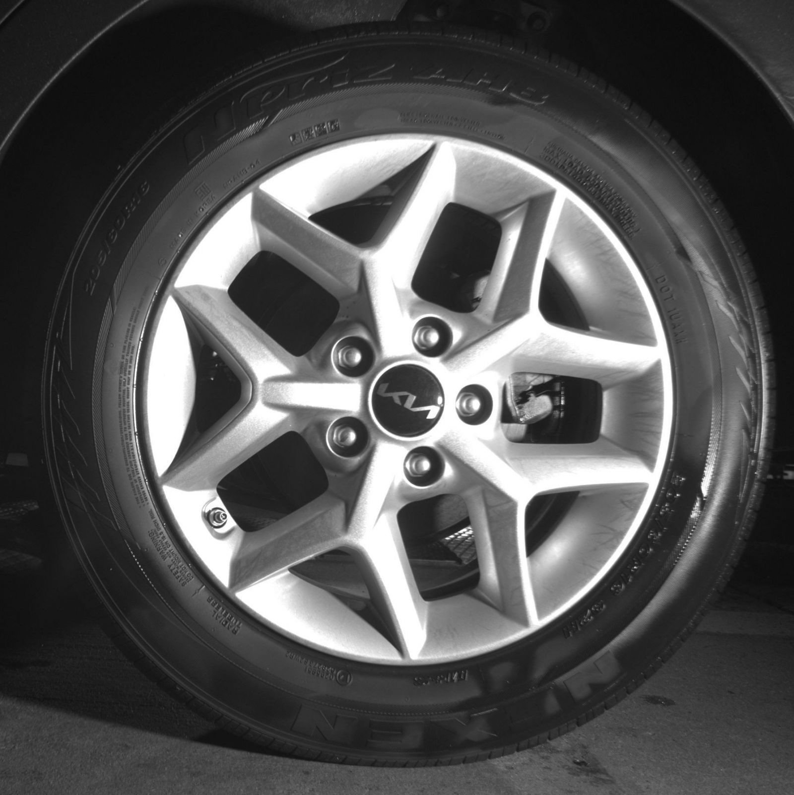 Used 2025 Kia Soul LX w/ LX Technology Package FWD image 14