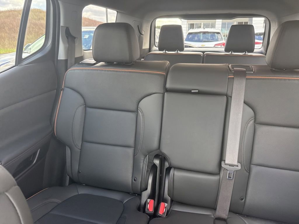 Used 2023 GMC Acadia AT4 w/ Technology Package image 14