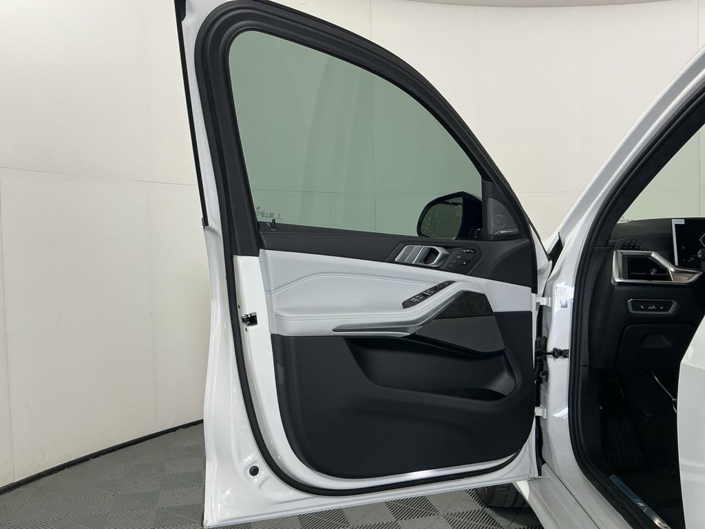 New 2026 BMW X7 xDrive40i AWD/4WD image 19