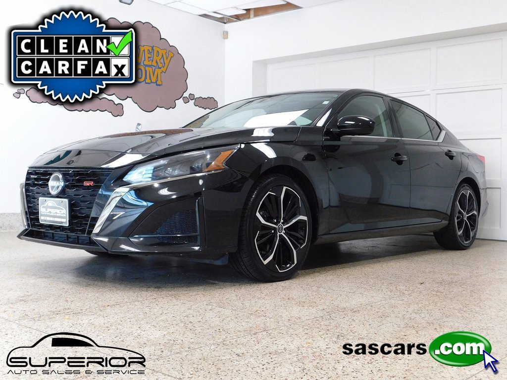 Used 2023 Nissan Altima 2.5 SR image 1