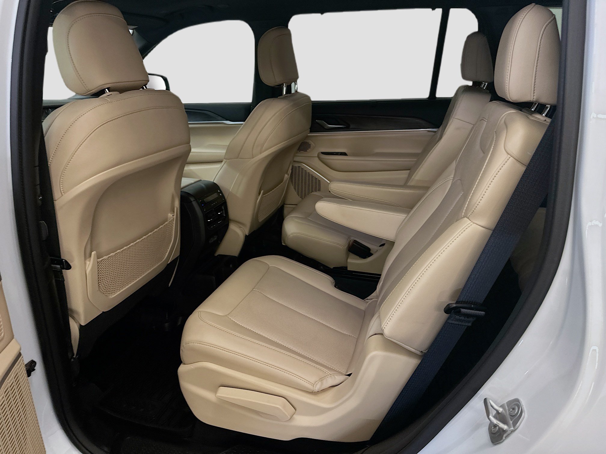 Used 2023 Jeep Grand Cherokee L Limited w/ Luxury Tech Group II AWD/4WD image 30