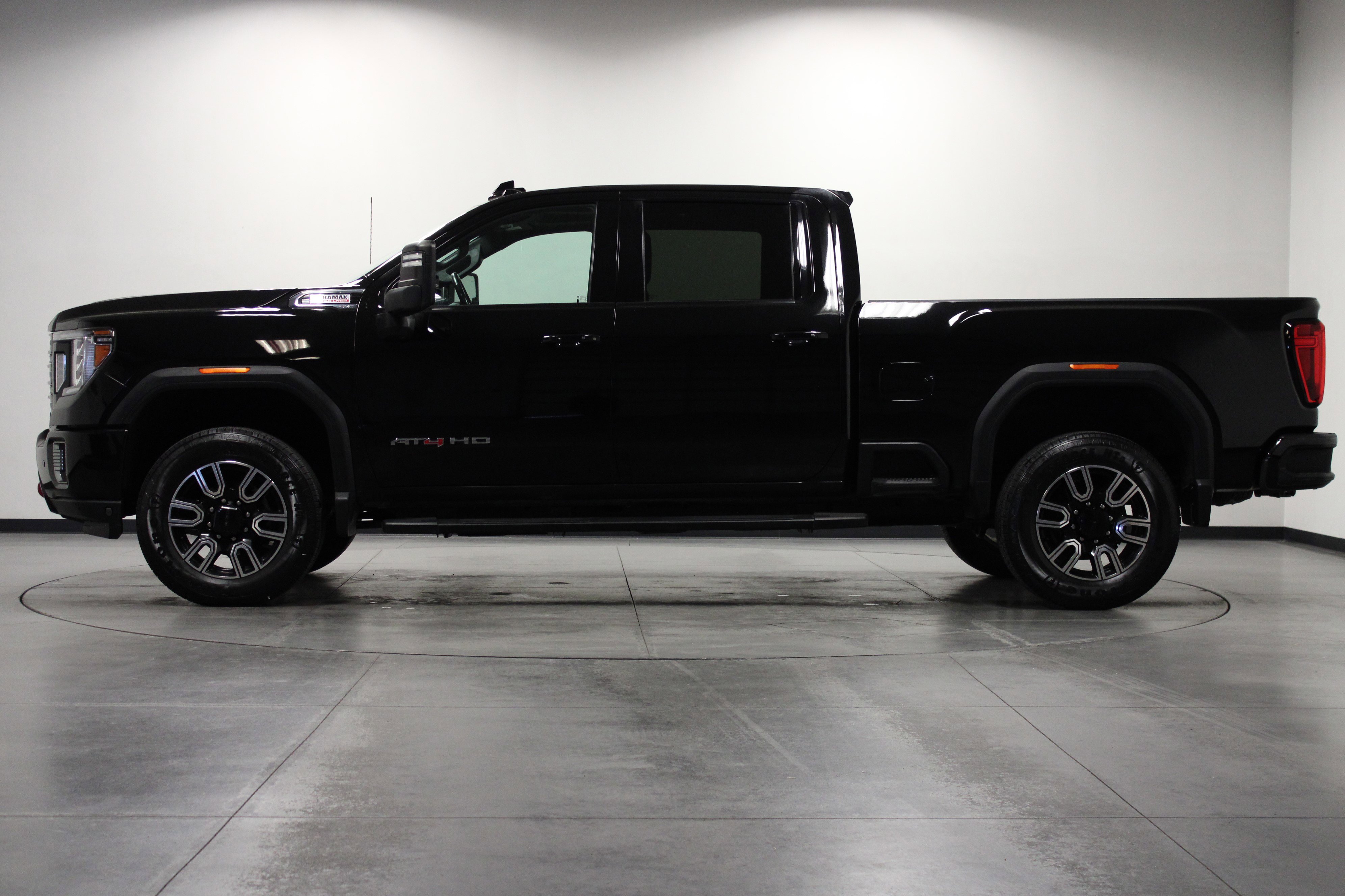 Used 2020 GMC Sierra 2500 AT4 w/ AT4 Premium Package image 7