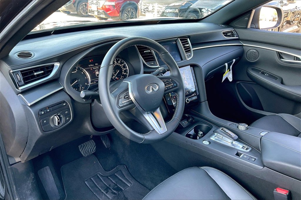 Used 2025 INFINITI QX55 Luxe w/ Cargo Package image 14