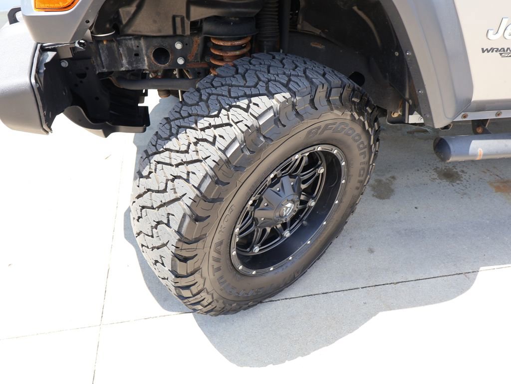 Used 2018 Jeep Wrangler Sport AWD/4WD image 32