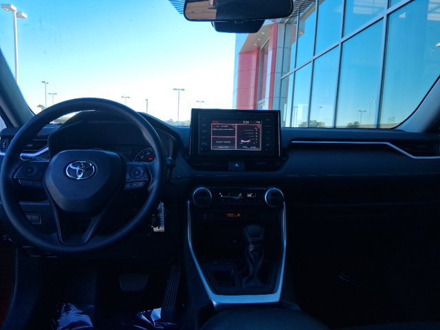 Used 2019 Toyota RAV4 LE FWD image 19