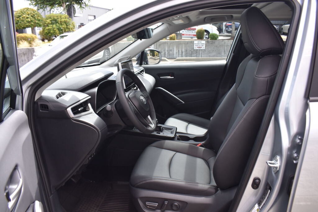 Certified 2026 Toyota Corolla Cross XLE w/ Convenience Package AWD/4WD image 18