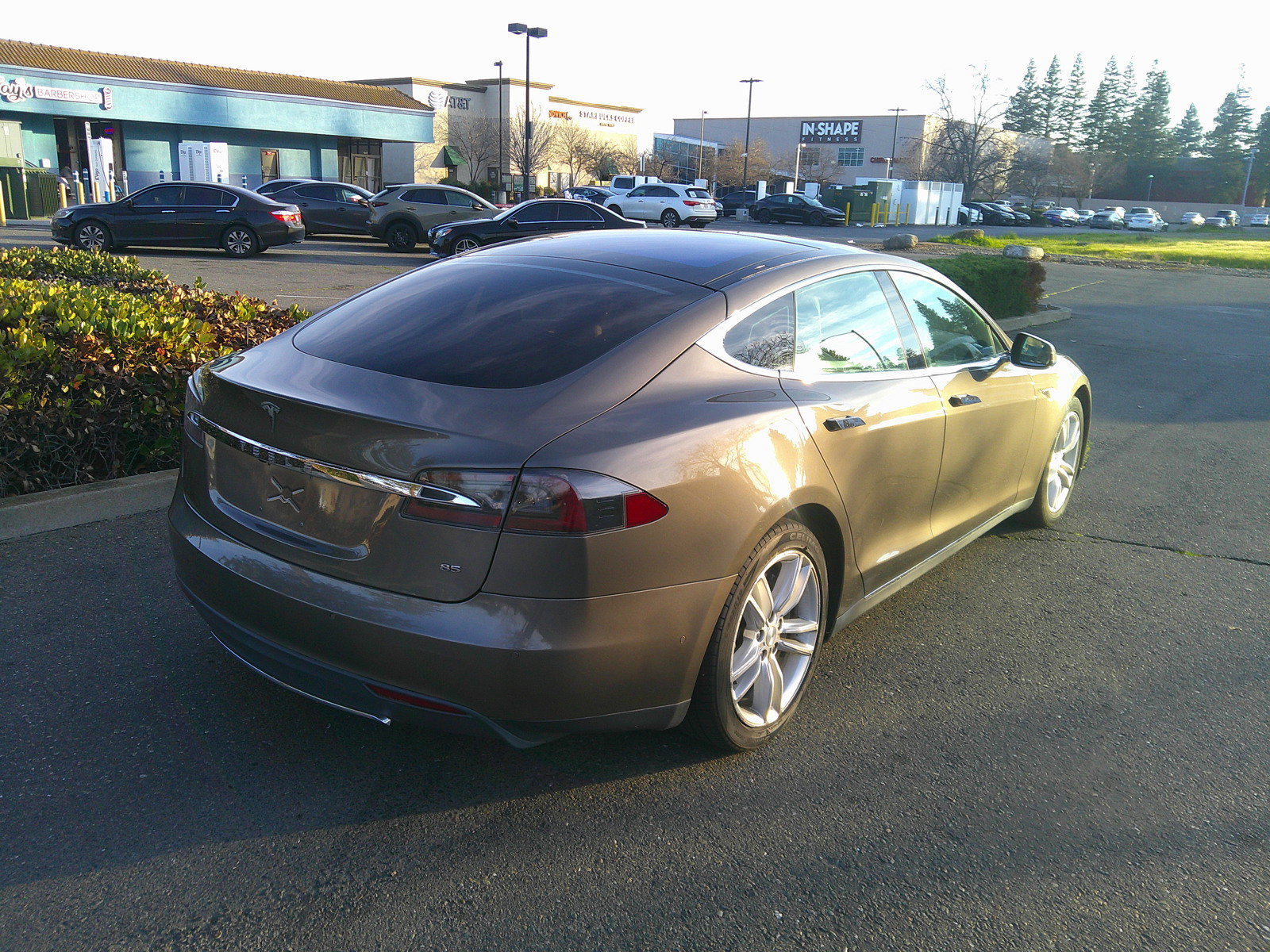 Used 2015 Tesla Model S 85 RWD image 3