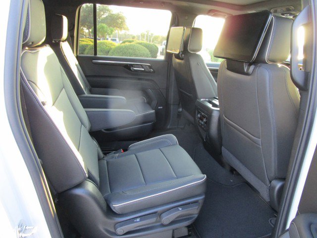 New 2026 Chevrolet Suburban Premier image 26