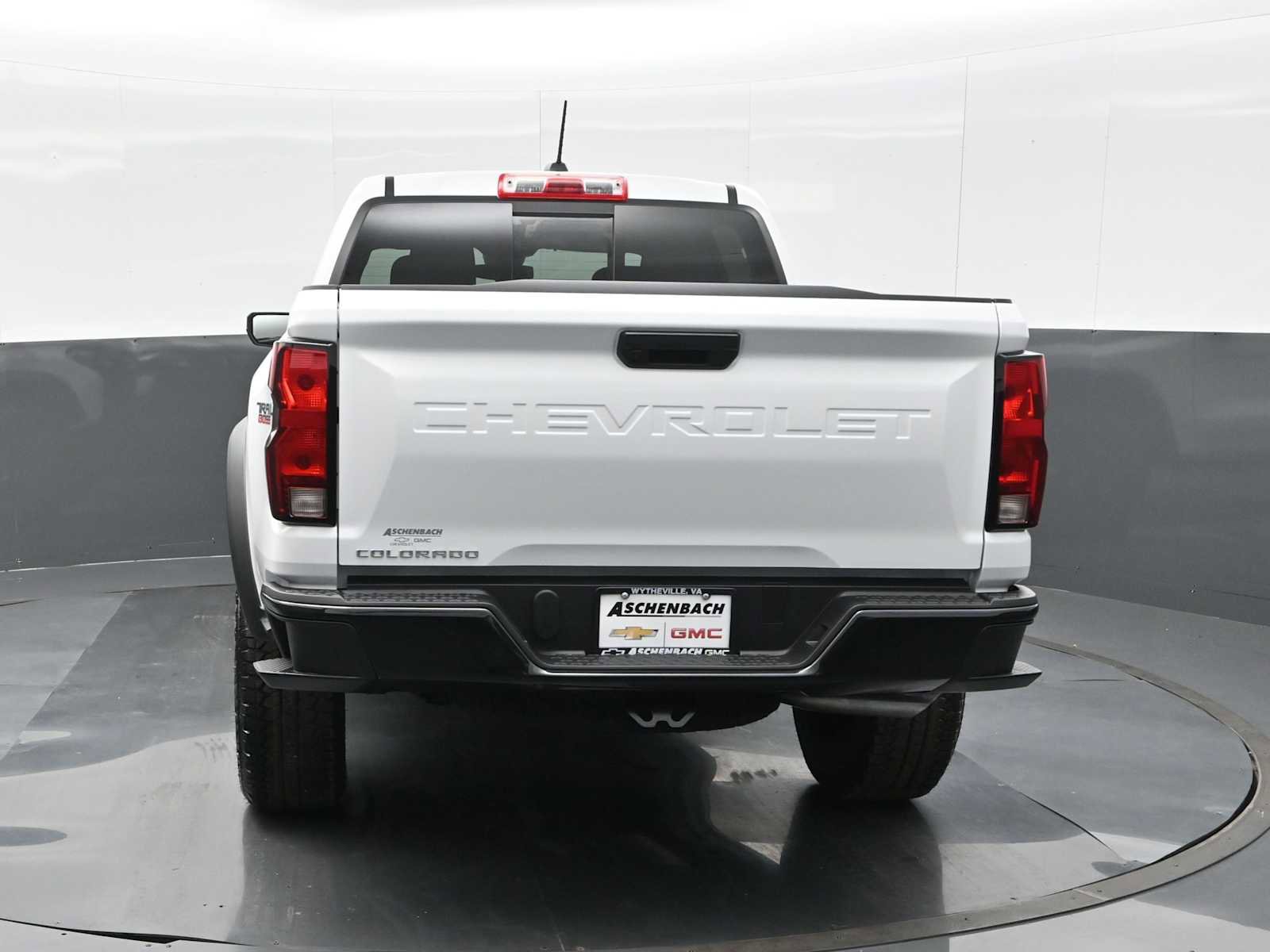 Used 2024 Chevrolet Colorado Trail Boss image 7
