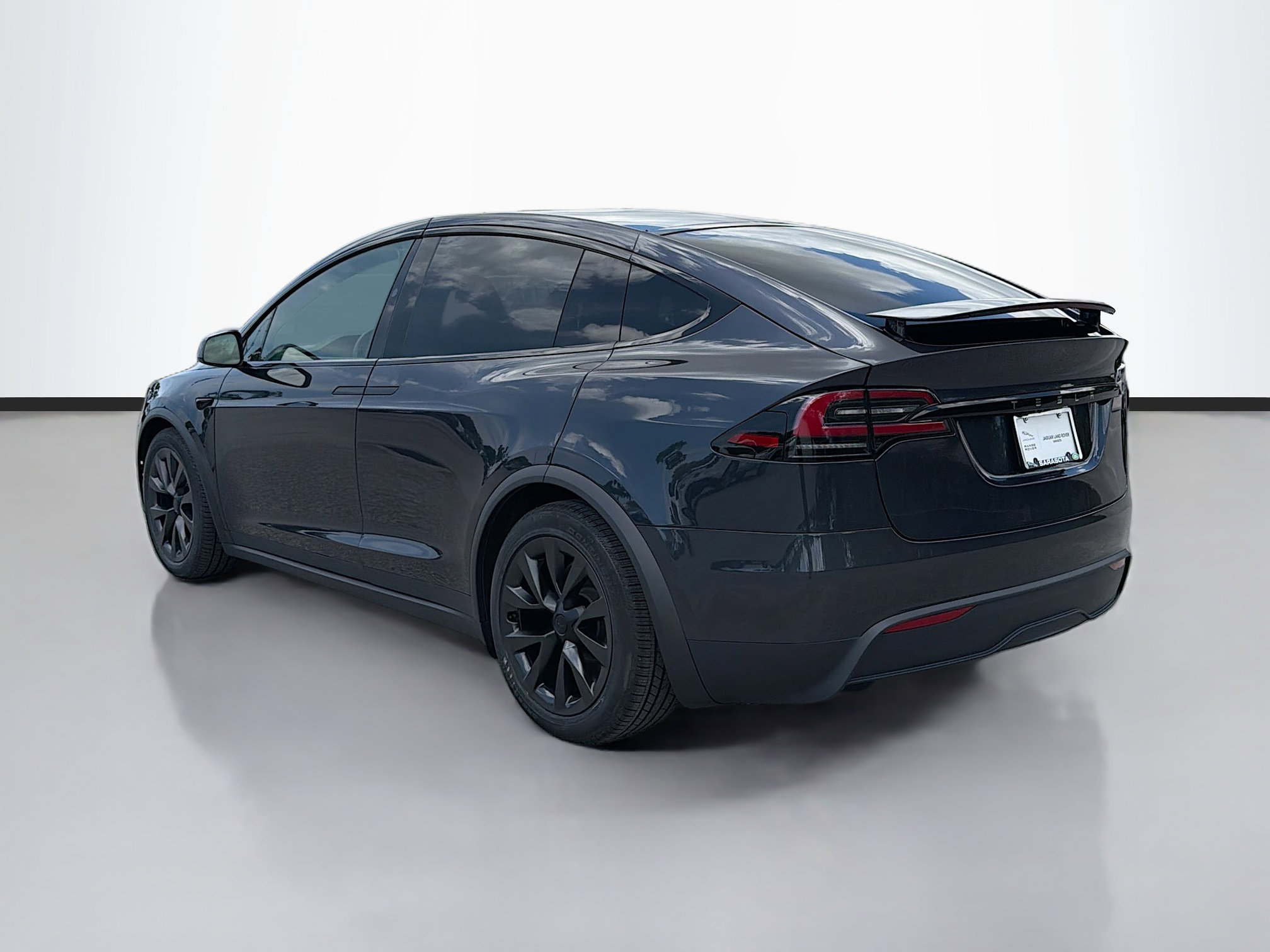 Used 2024 Tesla Model X AWD/4WD image 3
