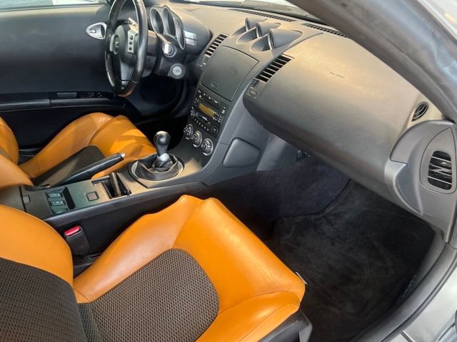 Used 2005 Nissan 350Z Grand Touring RWD image 22