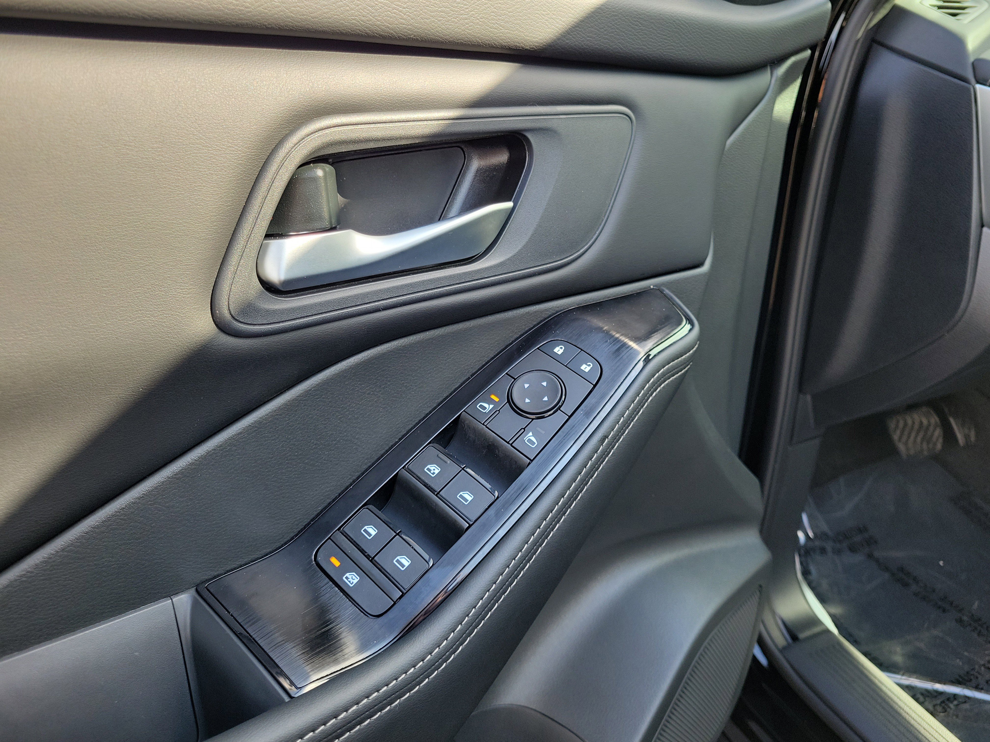 New 2026 Nissan Rogue SV w/ Cold Weather Package image 18