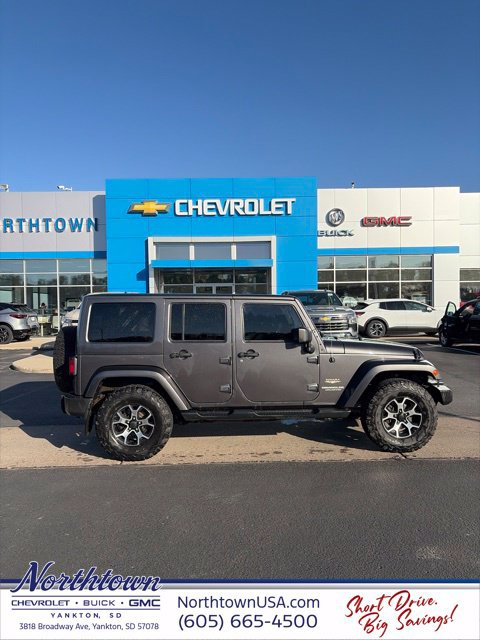 Used 2014 Jeep Wrangler Unlimited Sahara AWD/4WD image 7