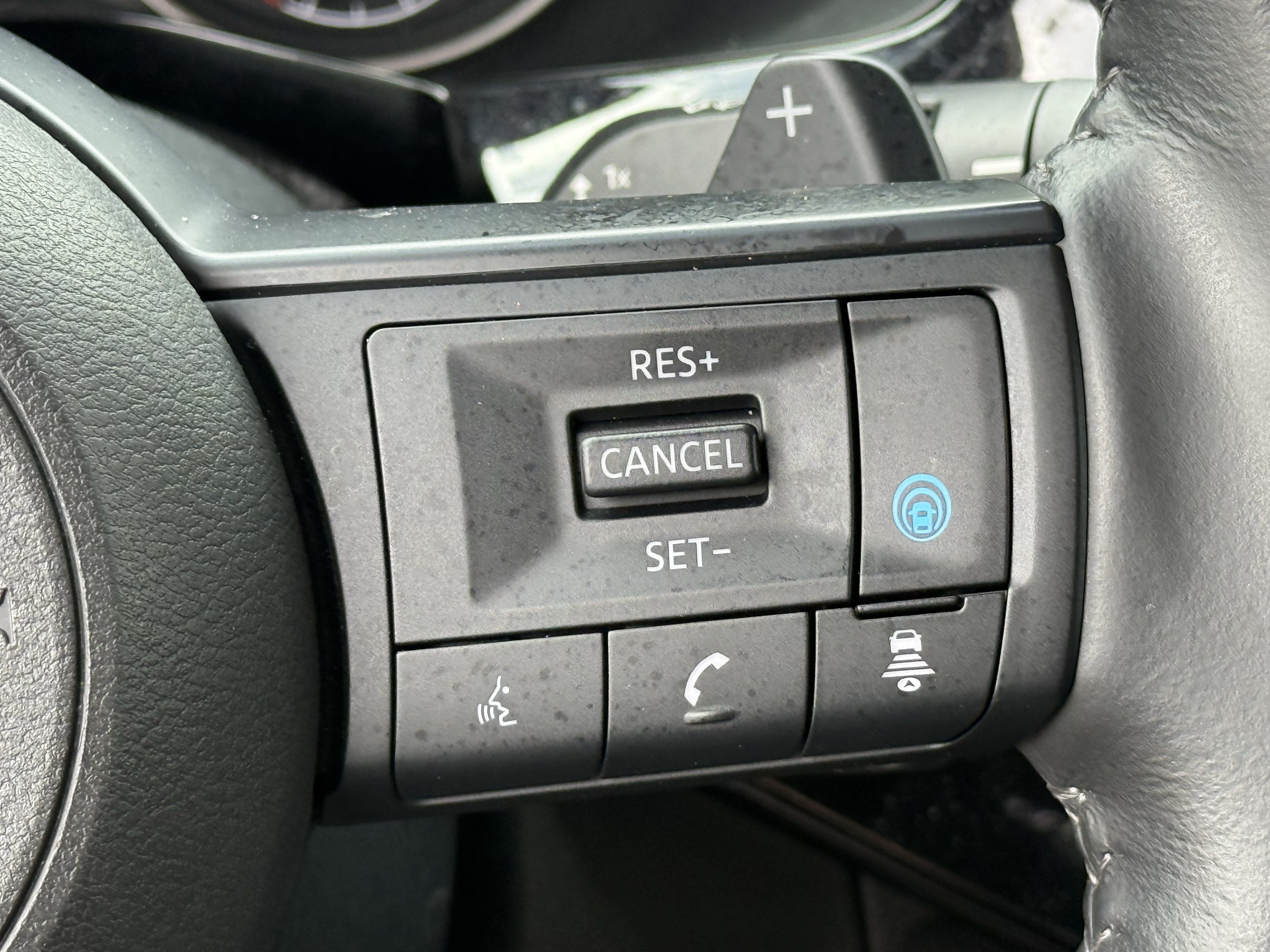 Used 2024 Nissan Pathfinder SV w/ Black Appearance Package FWD image 17