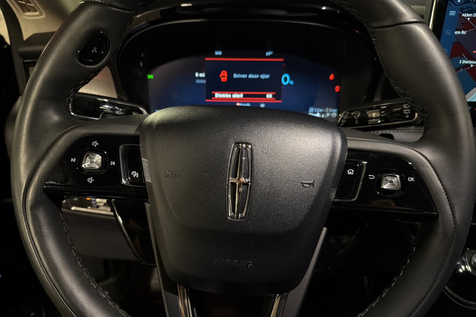 Used 2024 Lincoln Corsair Grand Touring AWD/4WD image 23
