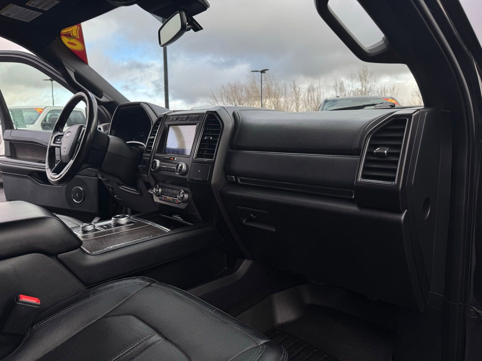 Used 2020 Ford Expedition Limited image 40