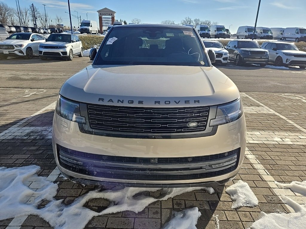 Certified 2024 Land Rover Range Rover SE image 2