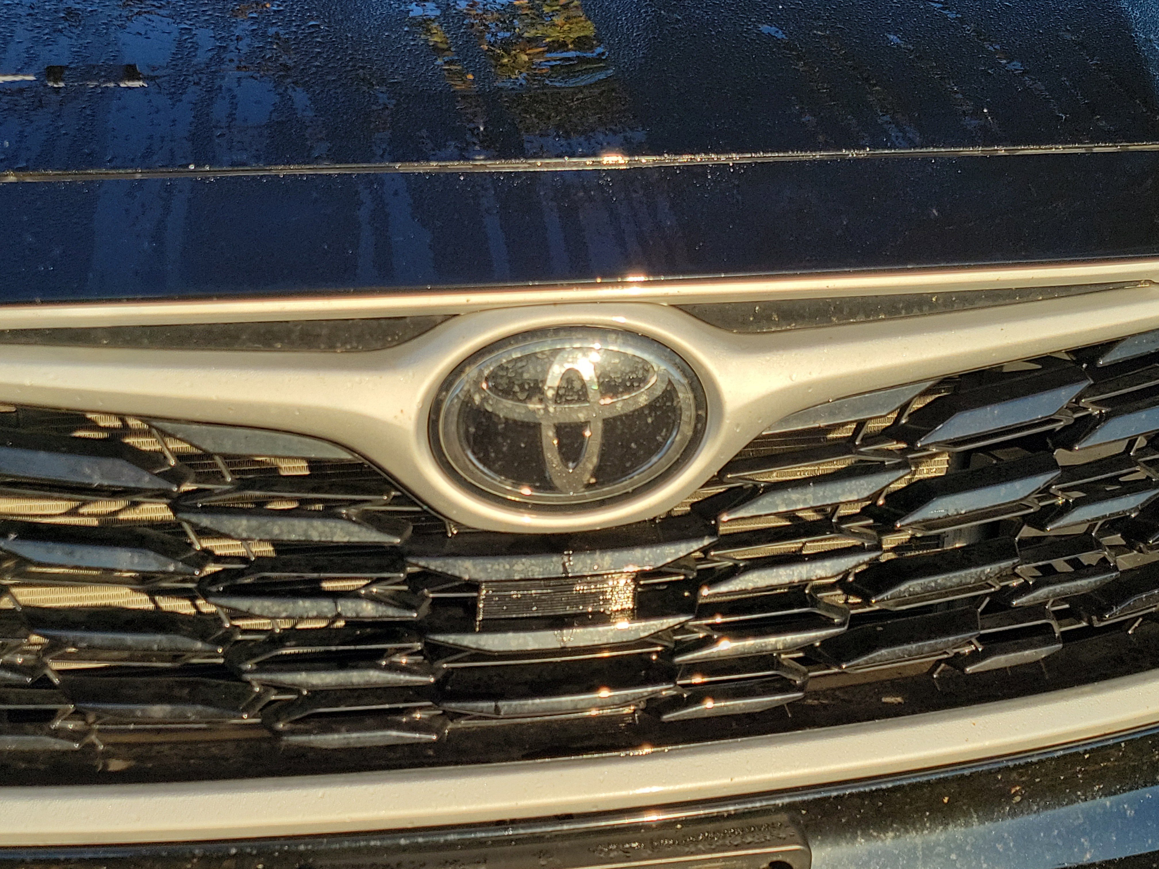 Used 2024 Toyota Highlander XLE image 27