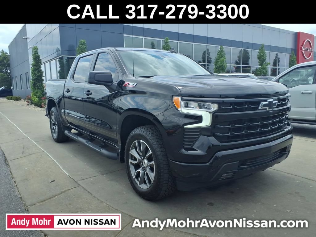 Used 2023 Chevrolet Silverado 1500 RST w/ Z71 Off-Road Package AWD/4WD image 2