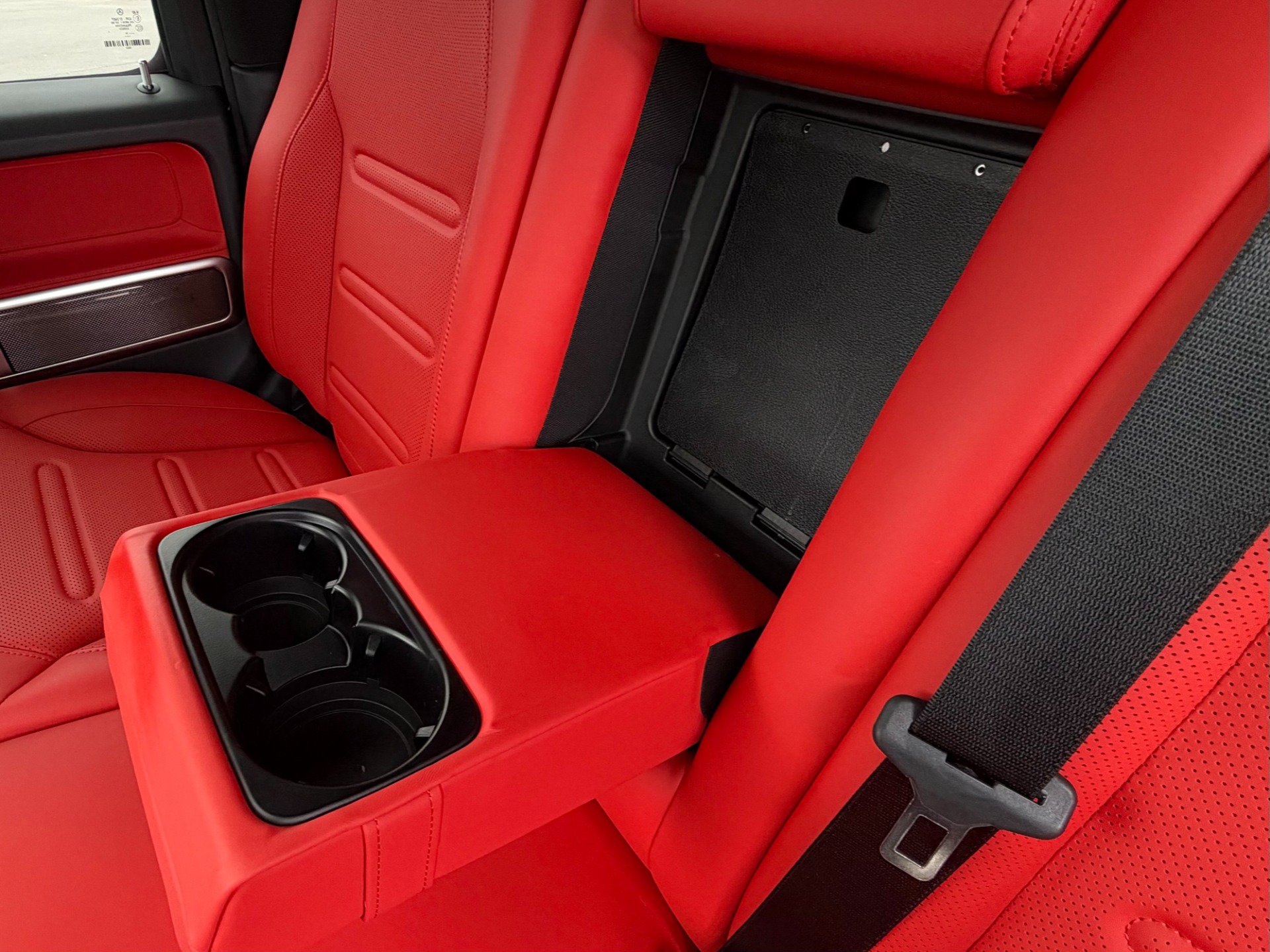 Used 2025 Mercedes-Benz G 550 image 30