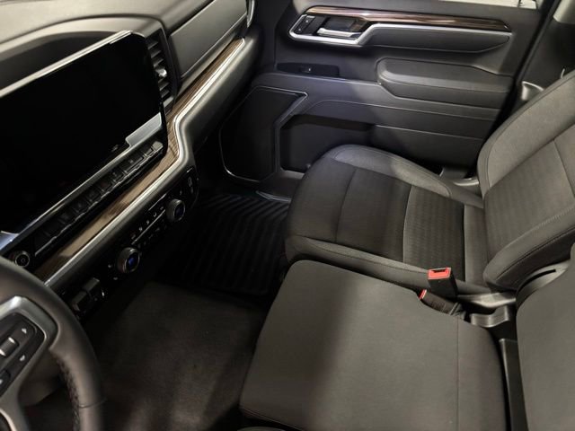 Used 2025 Chevrolet Silverado 2500 LT w/ Convenience Package image 17