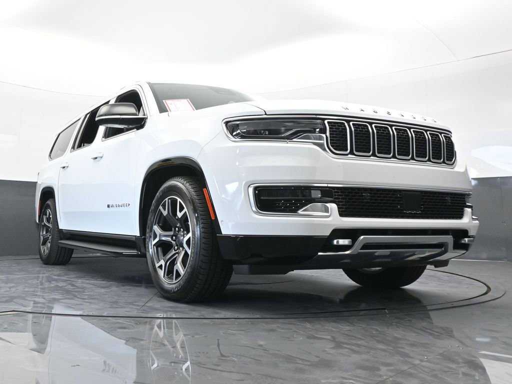 Used 2023 Jeep Wagoneer L Series III w/ Preferred Equipment Group image 23