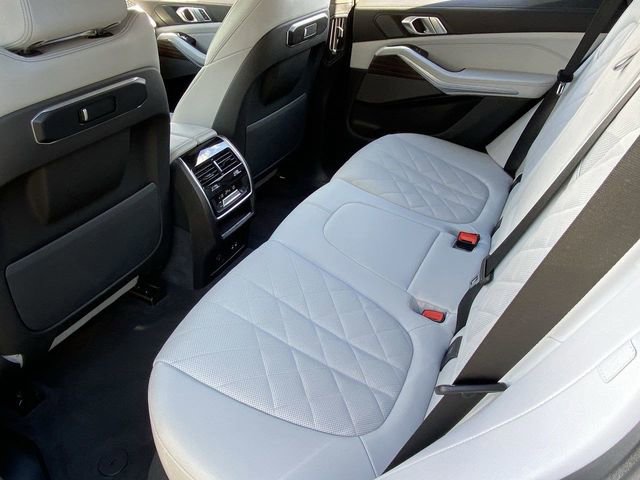 Certified 2025 BMW X5 xDrive50e w/ Premium Package image 18