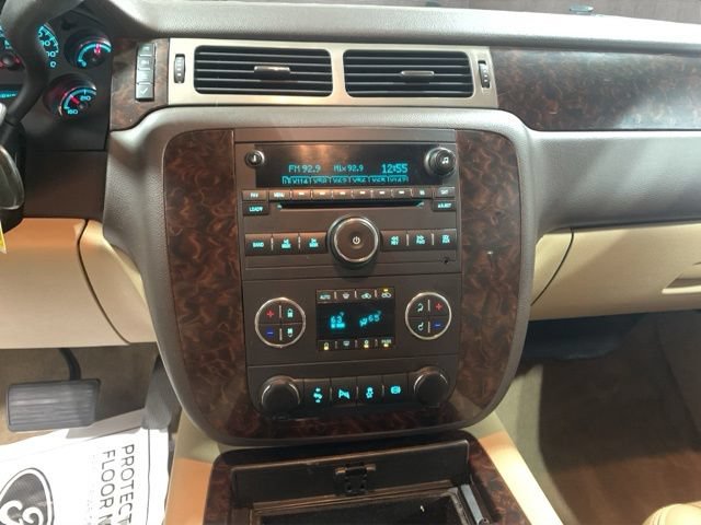 Used 2013 GMC Sierra 3500 Denali w/ Suspension Package, Off-Road AWD/4WD image 4