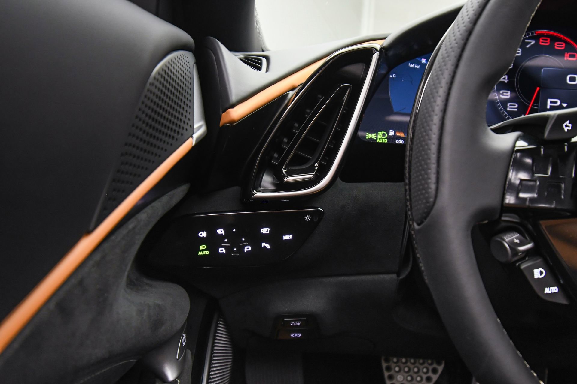 Used 2025 Ferrari Roma Spider image 38