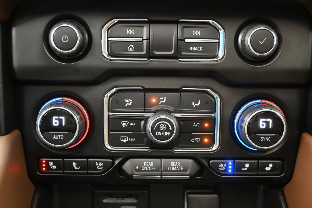 Used 2021 Chevrolet Suburban High Country AWD/4WD image 27