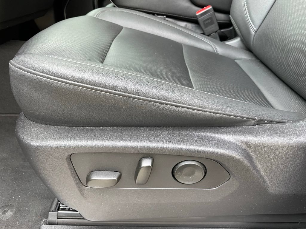 Used 2025 GMC Sierra 1500 SLT AWD/4WD image 11