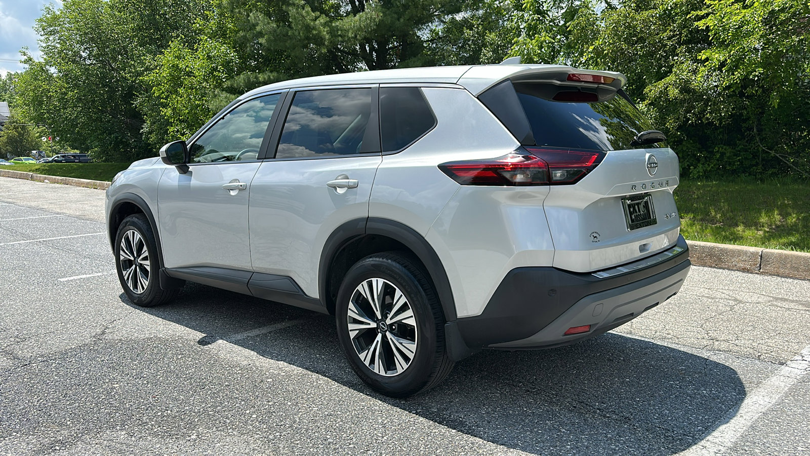 Certified 2023 Nissan Rogue SV image 7