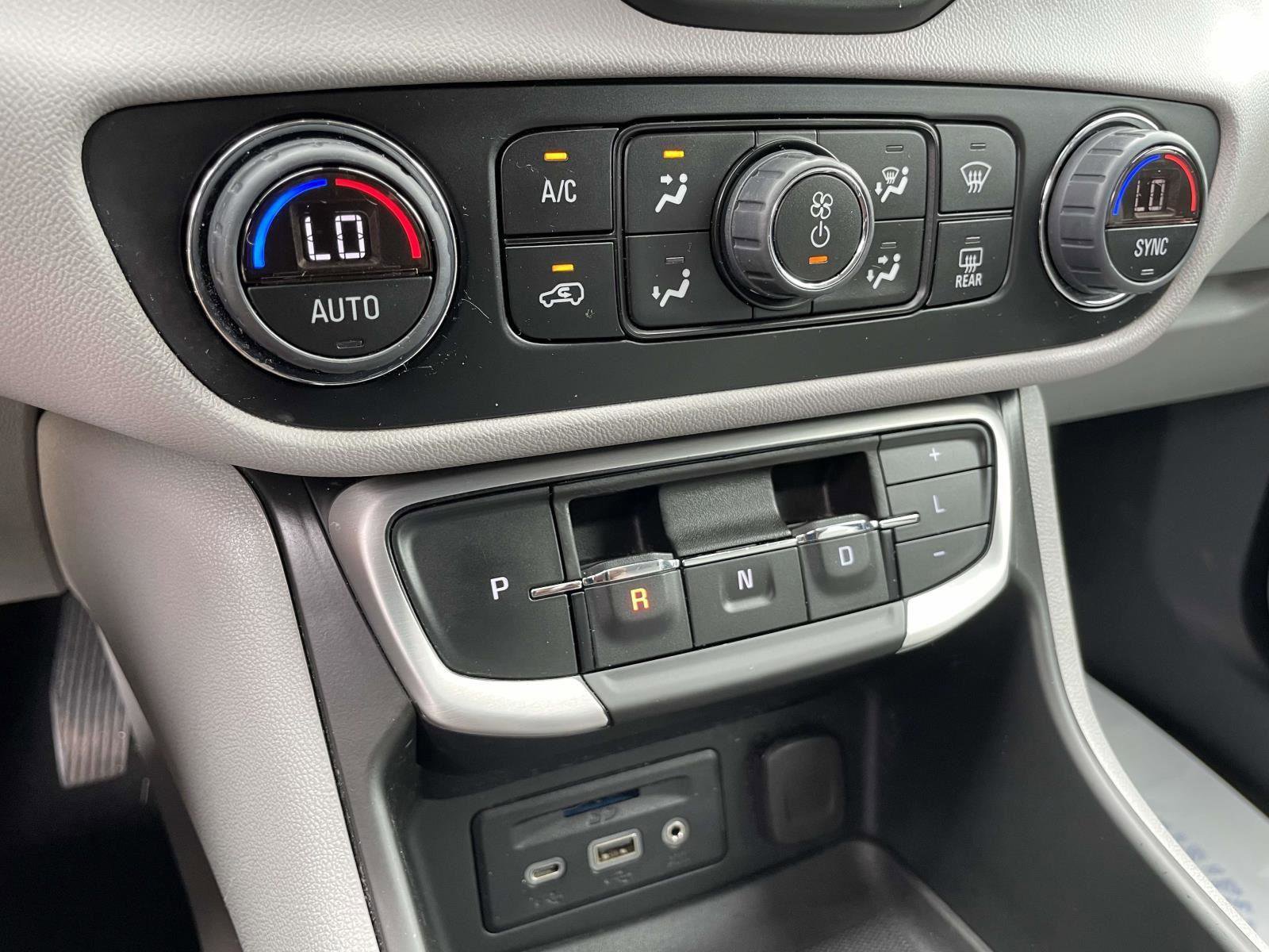 Used 2023 GMC Terrain SLT FWD image 13
