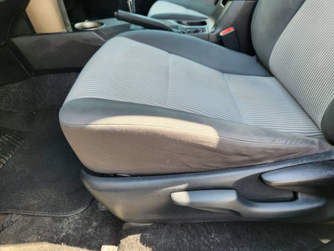 Used 2013 Toyota RAV4 LE AWD/4WD image 27