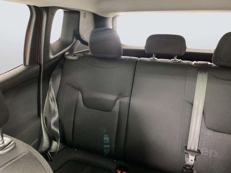 Used 2016 Jeep Renegade Latitude w/ Cold Weather Group image 30
