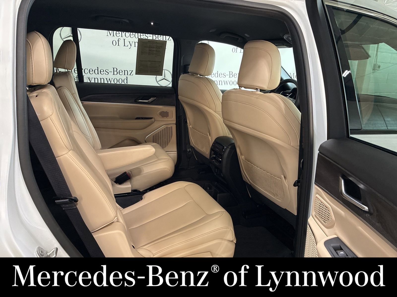 Used 2025 Jeep Grand Cherokee L Limited image 27