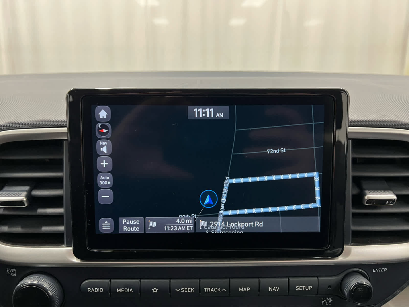 Used 2021 Hyundai Venue image 3