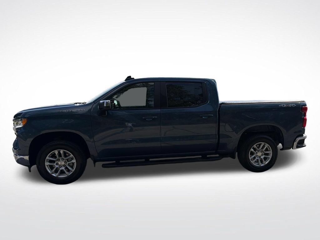 Used 2024 Chevrolet Silverado 1500 LT AWD/4WD image 2