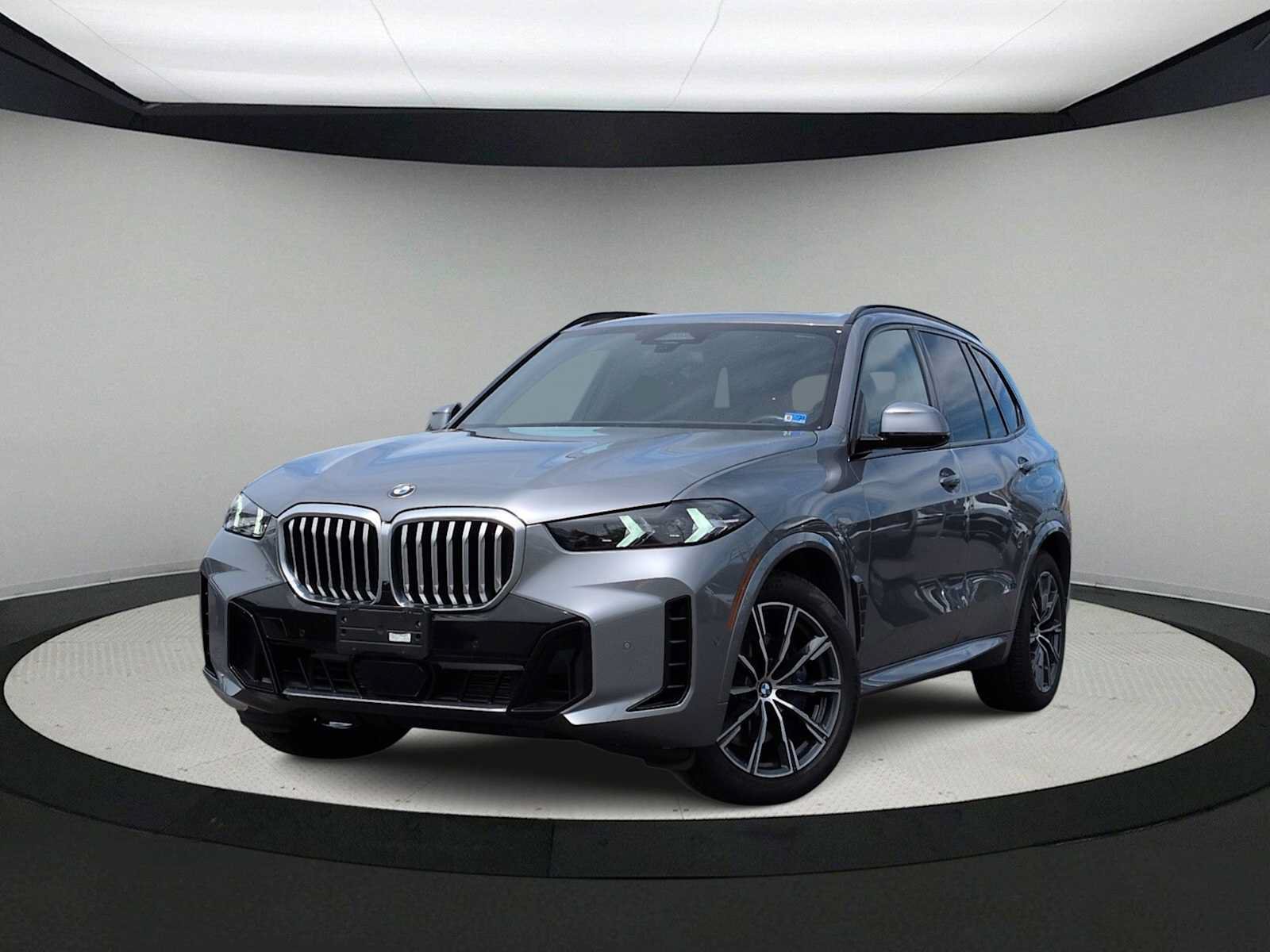 Used 2024 BMW X5 xDrive40i w/ M Sport Package AWD/4WD image 1