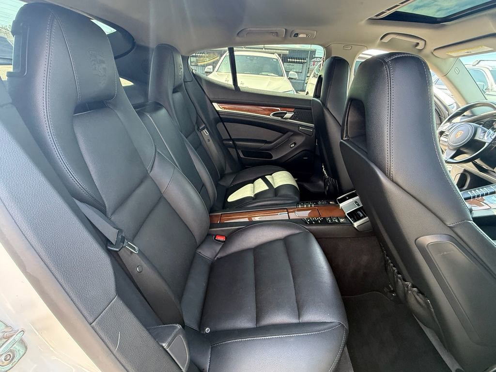 Used 2015 Porsche Panamera S RWD image 22