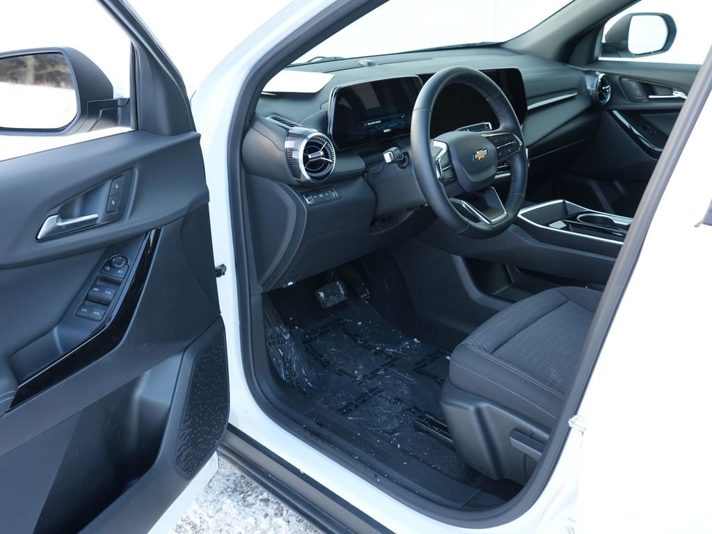 Used 2025 Chevrolet Equinox LT image 13