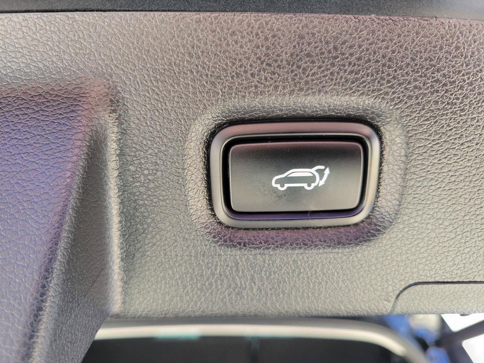 Used 2022 Hyundai Santa Fe SEL w/ Convenience + Premium Package FWD image 29