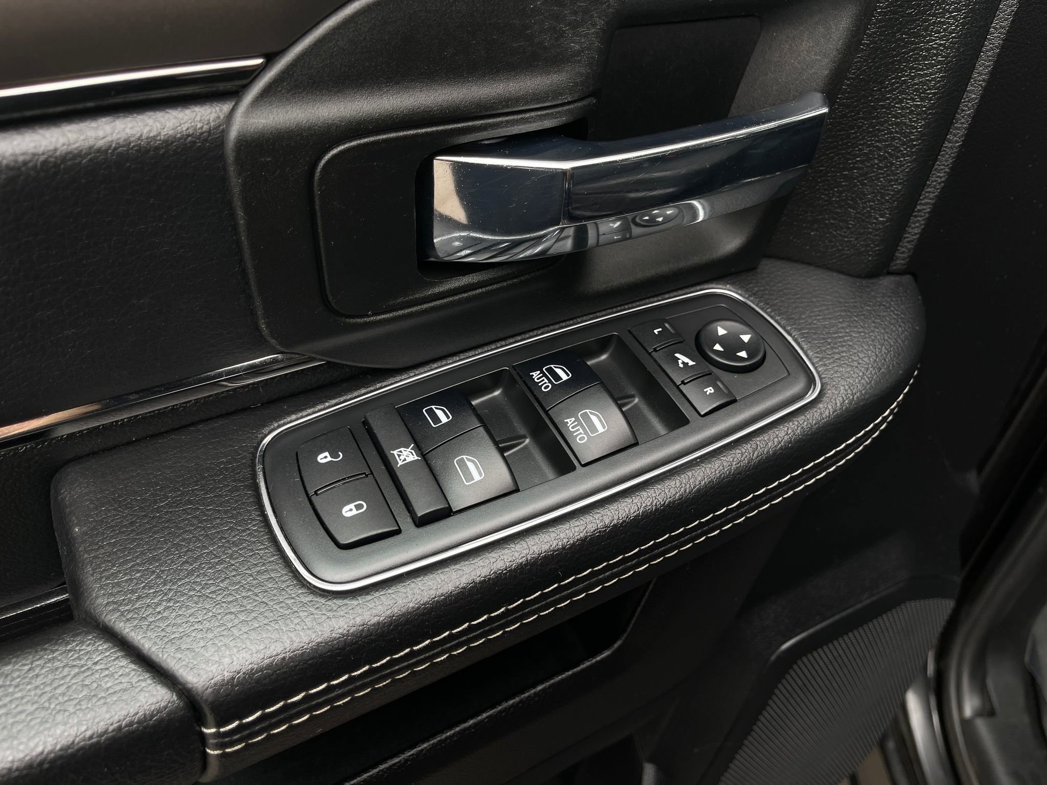 Used 2018 RAM 2500 Big Horn w/ Sport Appearance Group image 13