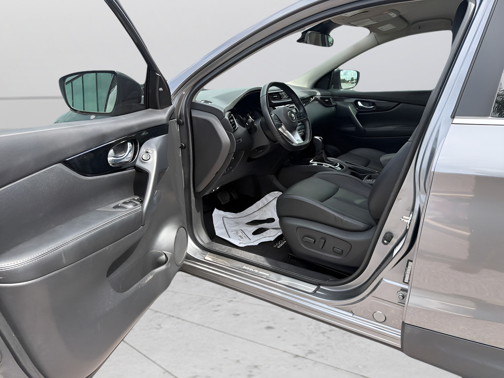 Used 2022 Nissan Rogue Sport SL AWD/4WD image 14