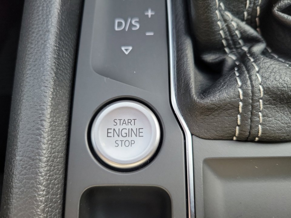 Used 2021 Volkswagen Atlas SEL R-Line image 23