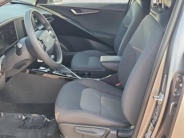 Used 2025 Kia Niro LX FWD image 11