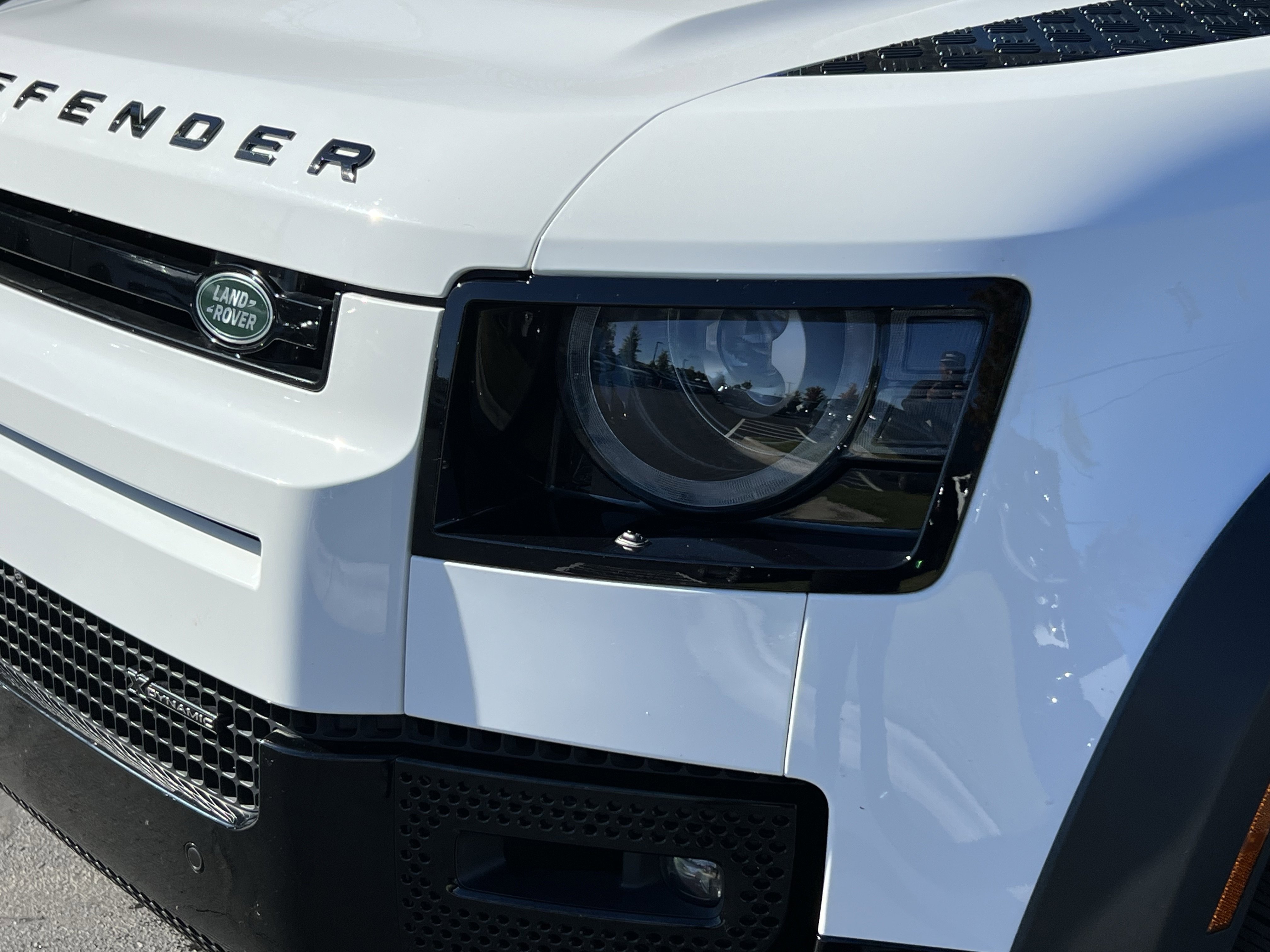 Used 2023 Land Rover Defender 110 X-Dynamic SE image 11