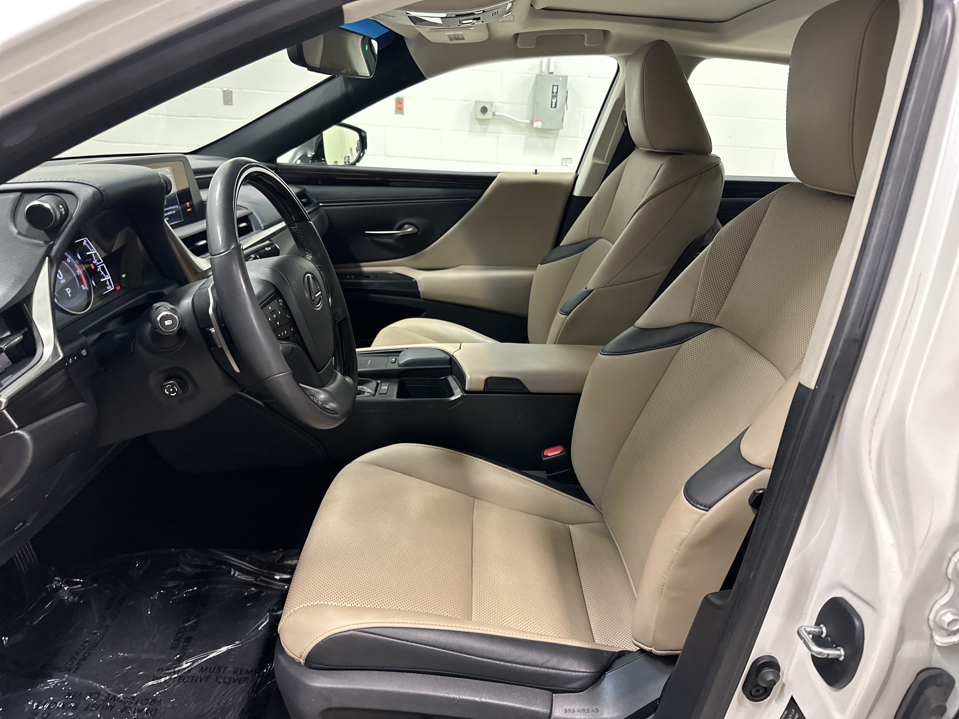 Used 2019 Lexus ES 350 w/ Premium Package FWD image 16