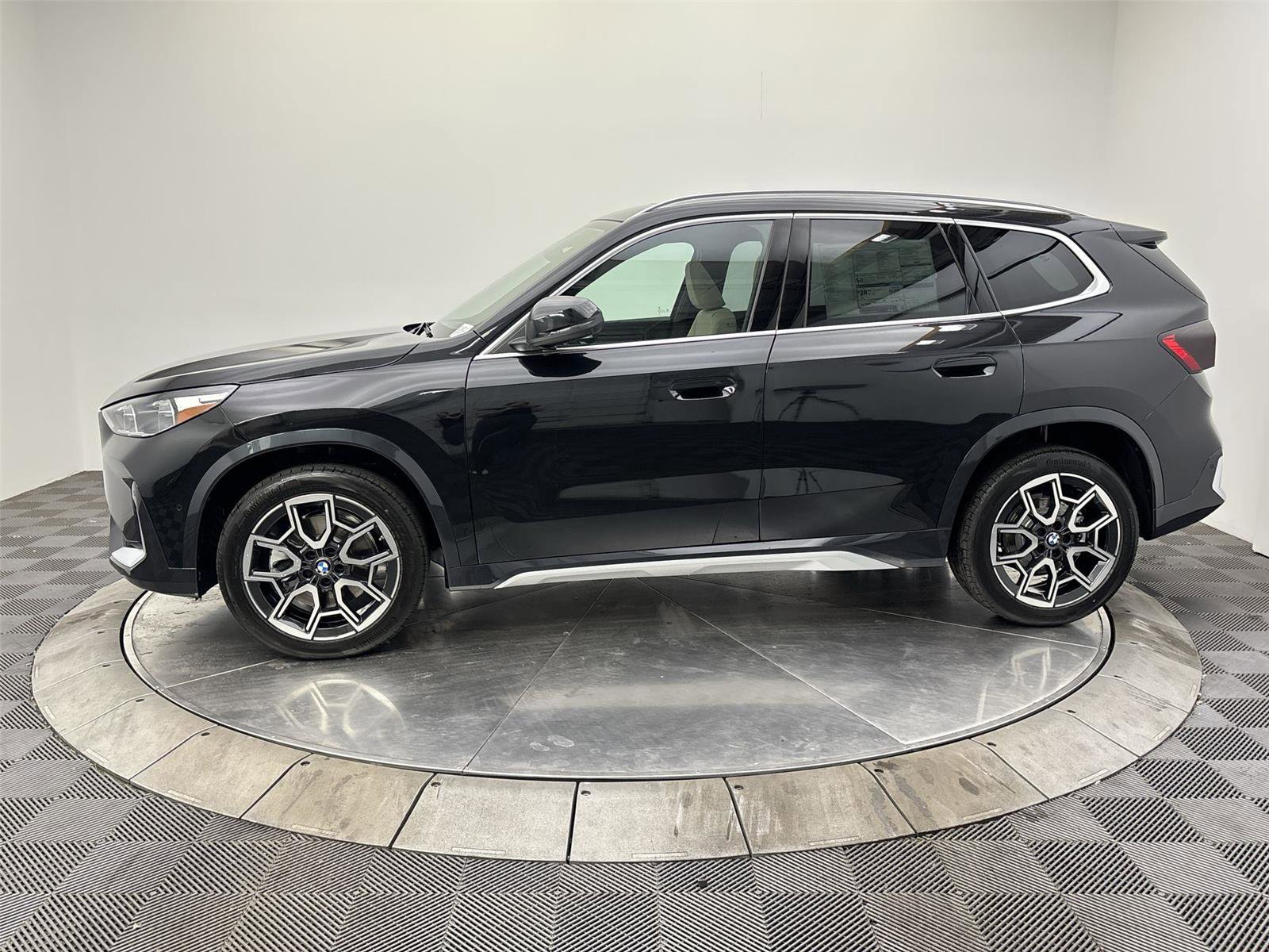 New 2025 BMW X1 xDrive28i w/ Premium Package image 16