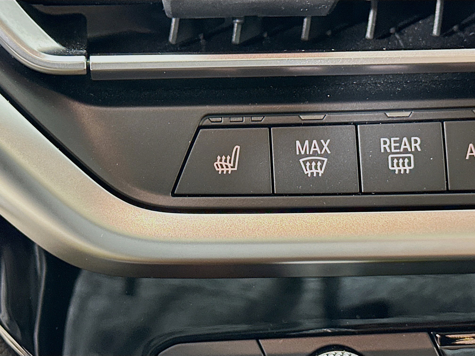 Used 2022 BMW X4 M40i w/ Parking Assistance Package image 26